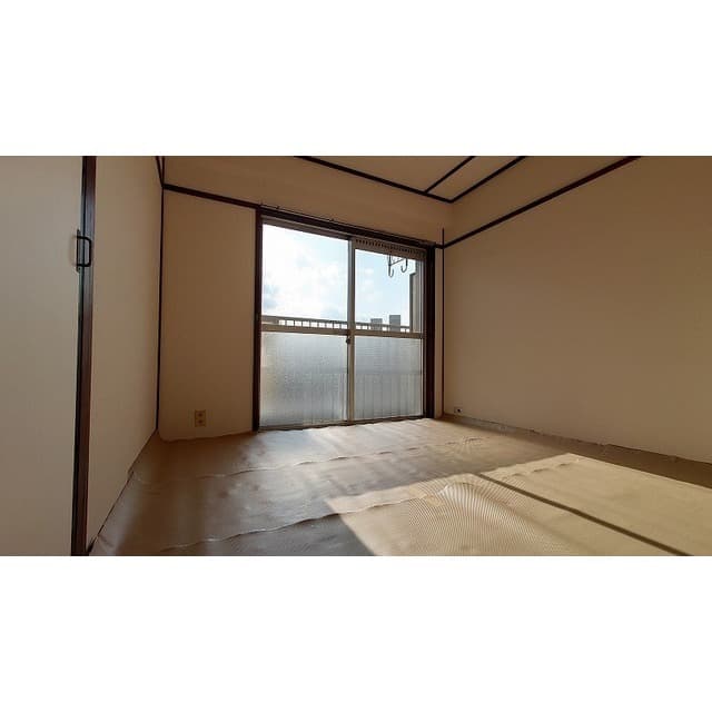 Room image 16