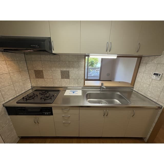 Room image 11