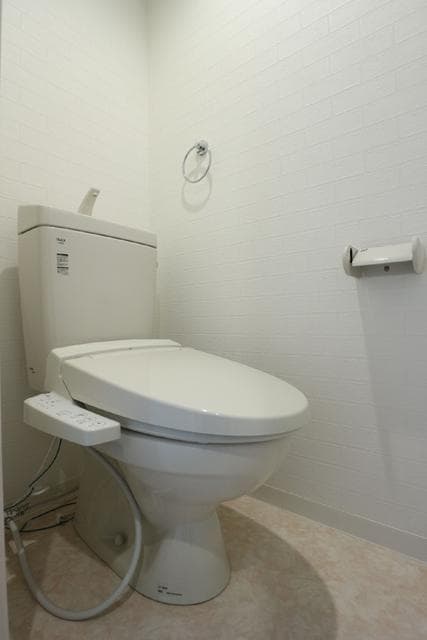 Room image 8
