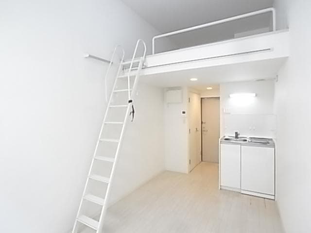 Room image 16