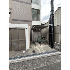 Room image 9