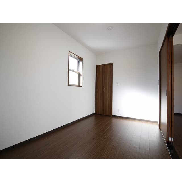 Room image 15