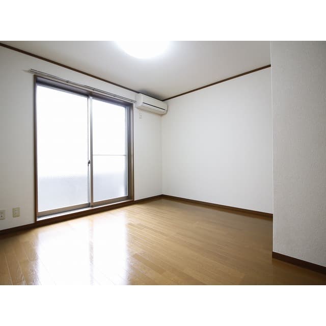 Room image 13