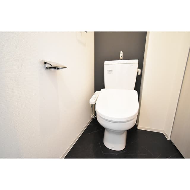 Room image 8