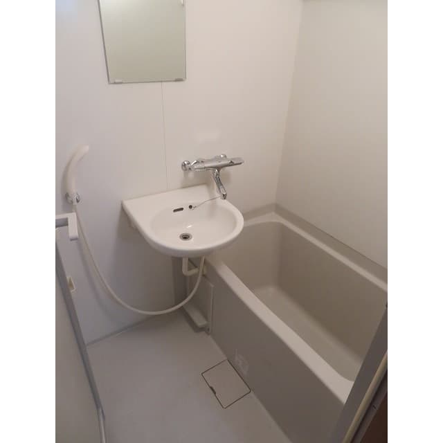 Room image 10
