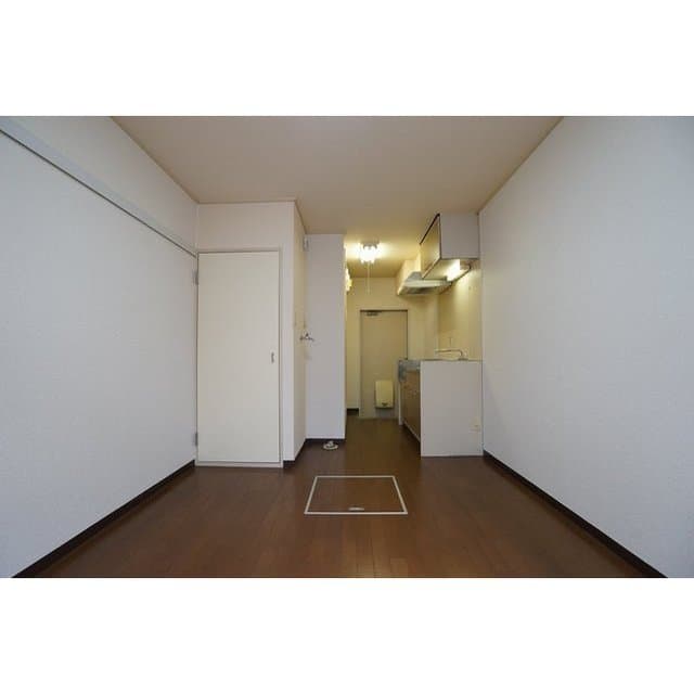 Room image 8