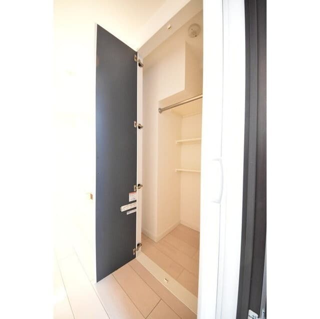 Room image 12