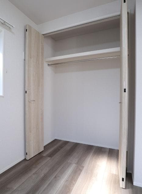 Room image 16