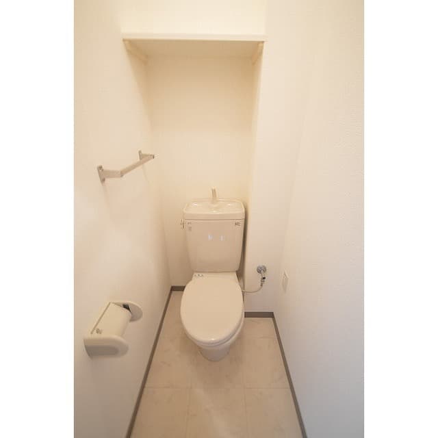 Room image 8