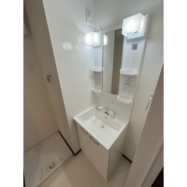 Room image 12