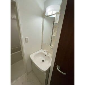 Room image 15