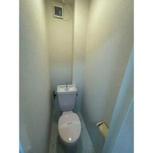 Room image 16