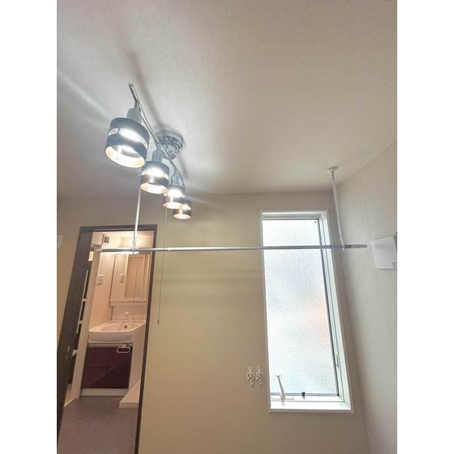 Room image 15