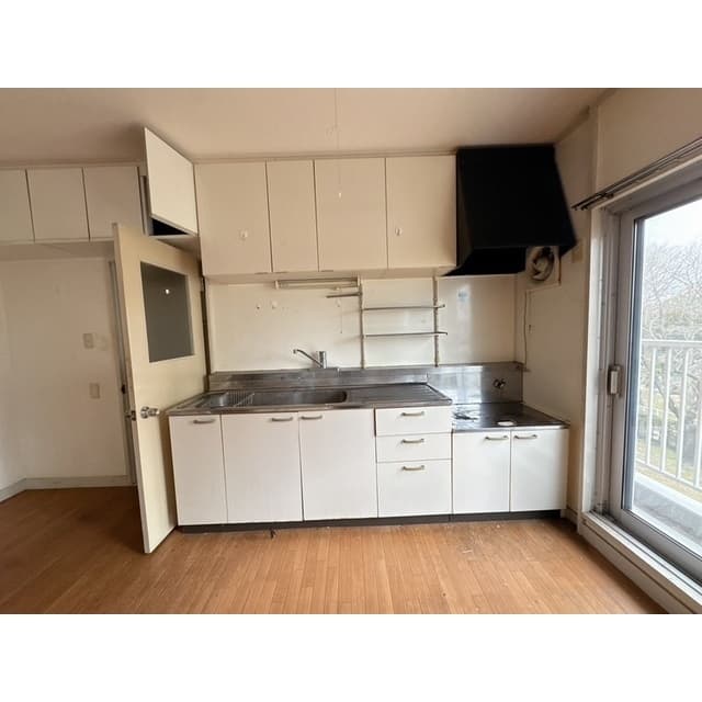 Room image 12