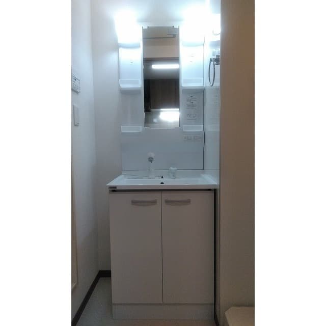 Room image 12