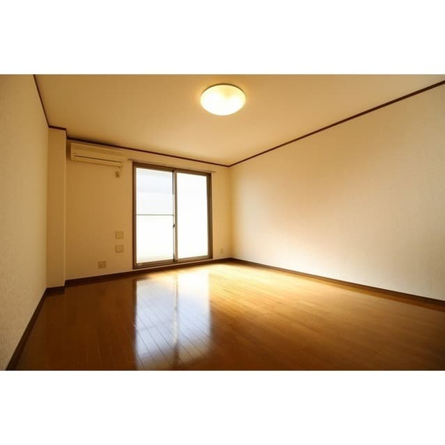 Room image 13