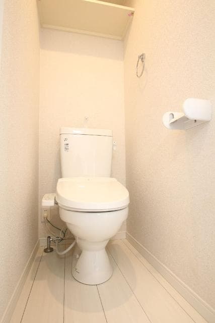 Room image 8