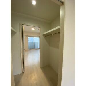 Room image 15