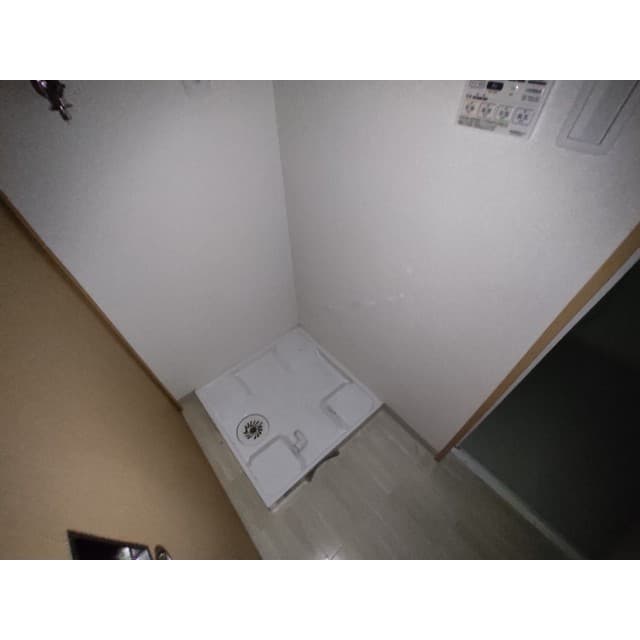 Room image 13