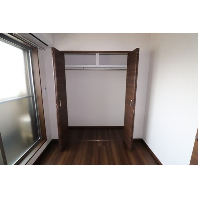 Room image 13