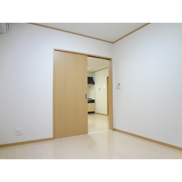 Room image 12