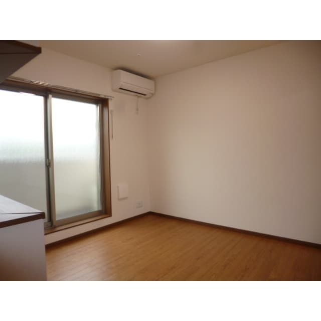 Room image 15