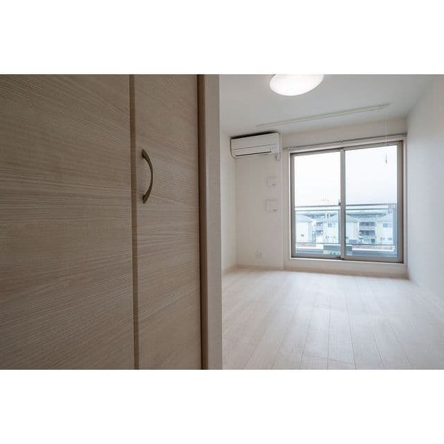 Room image 14