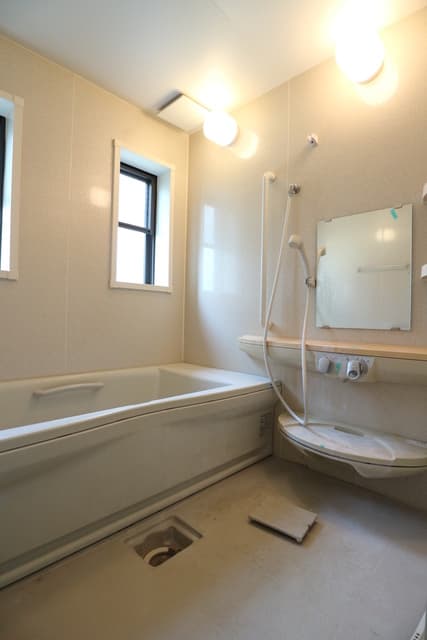 Room image 9