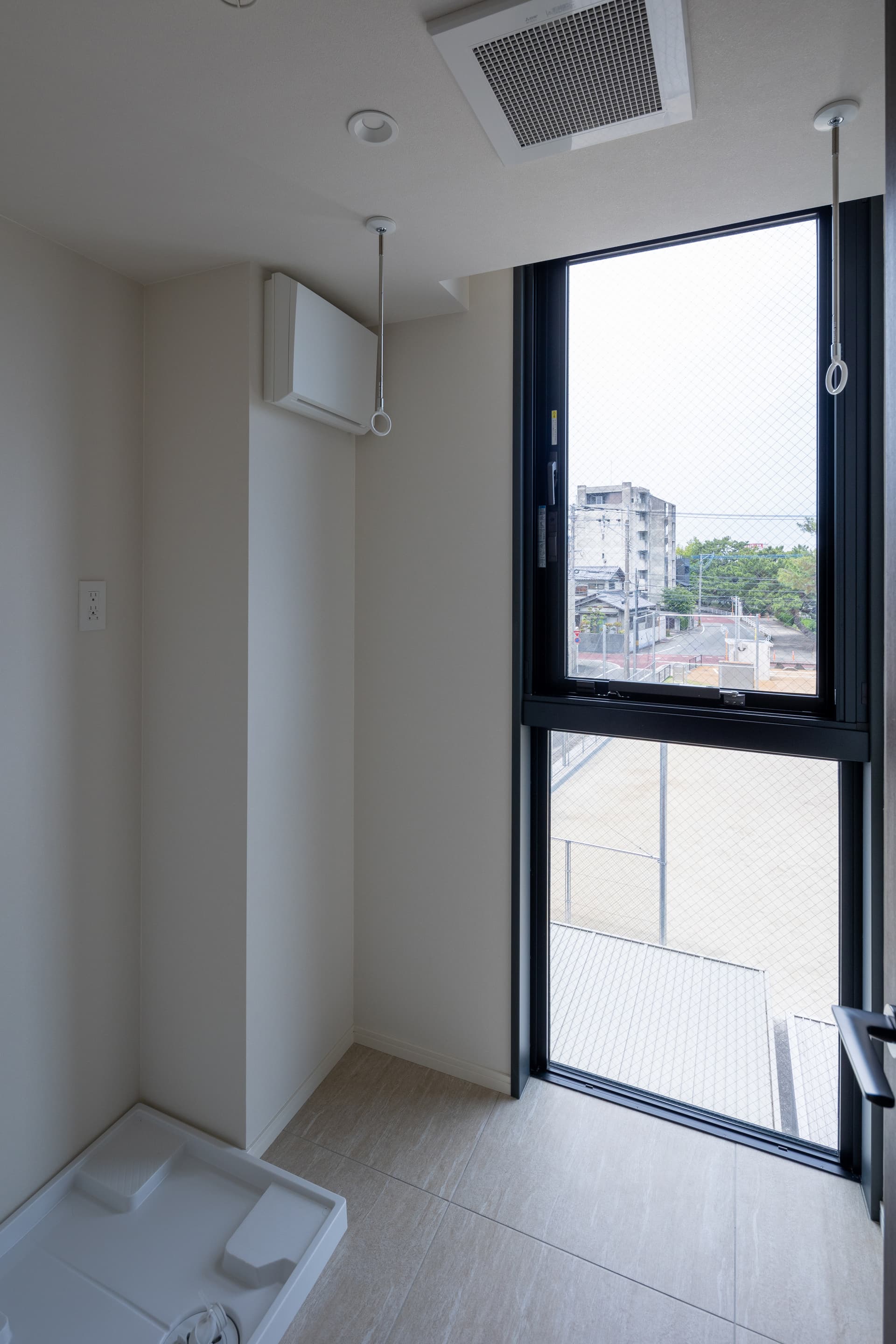 Room image 16