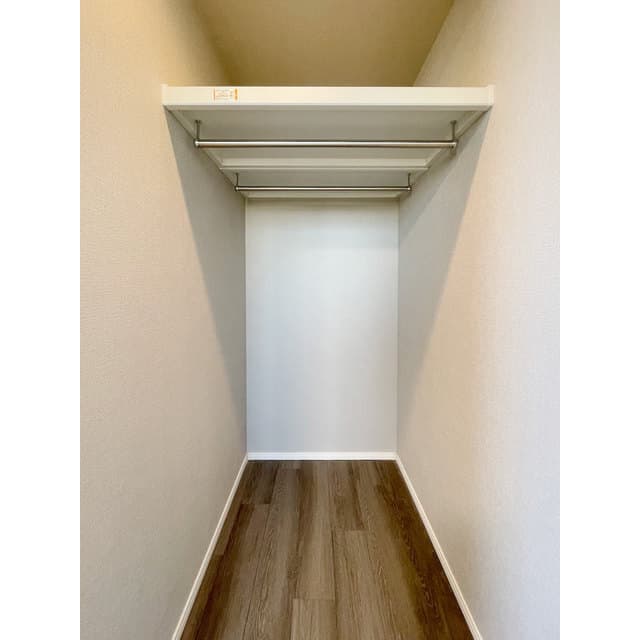 Room image 16