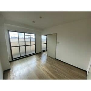 Room image 15