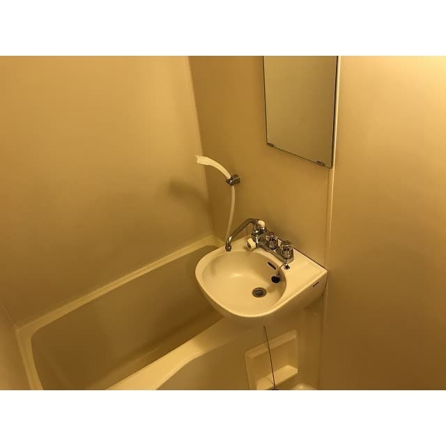Room image 10