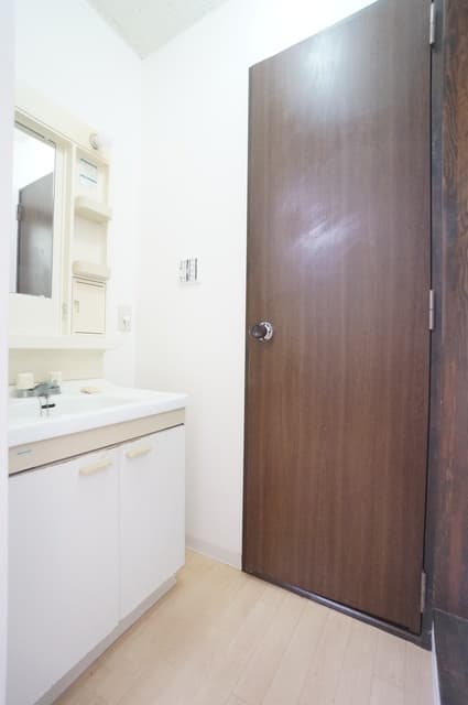 Room image 15