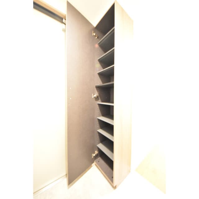 Room image 8