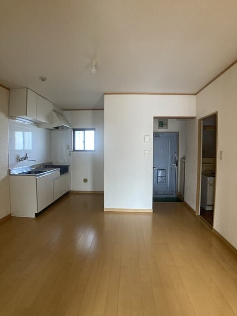 Room image 10
