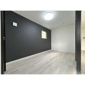 Room image 15