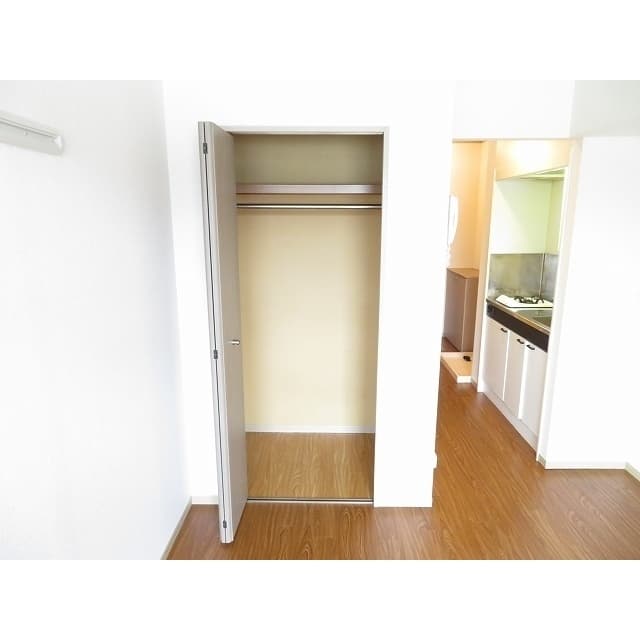 Room image 13