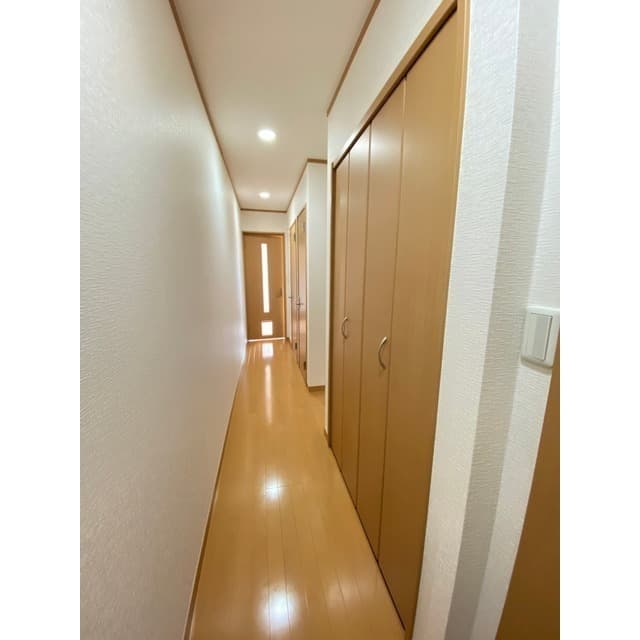 Room image 15