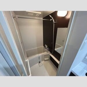 Room image 11