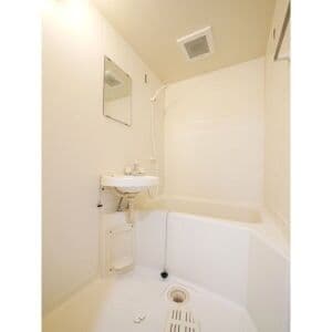 Room image 9