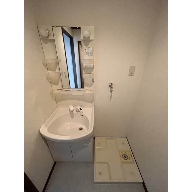 Room image 12