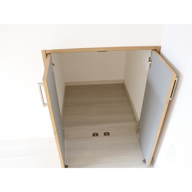 Room image 8