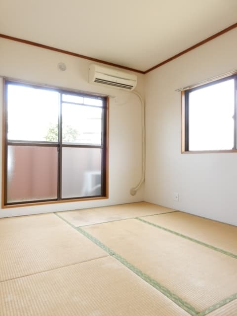 Room image 10