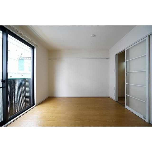 Room image 13