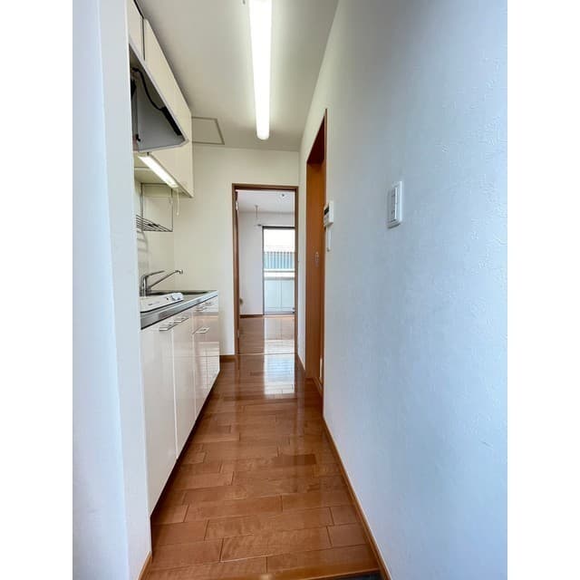 Room image 13
