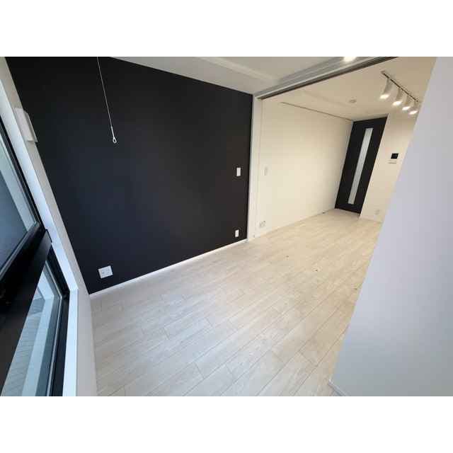 Room image 15