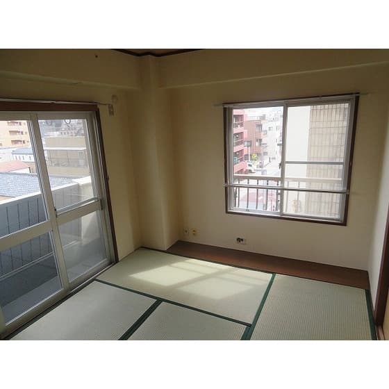 Room image 8