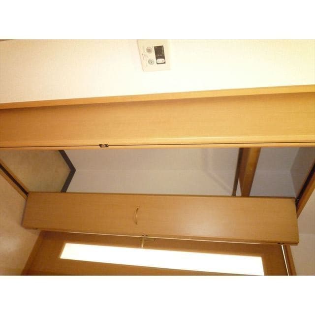 Room image 15