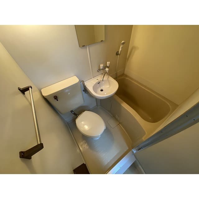 Room image 9