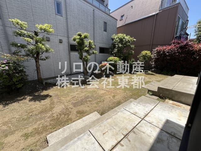 Room image 12